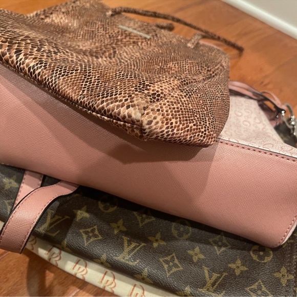 Bundle of 4 Handbag Purses Brown Snake Print Pink Guess Dooney Bourke Lot - Picture 8 of 11